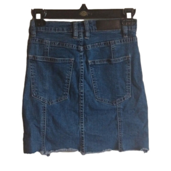 ZEE Gee Why Denim Skirt, Size 26 - Perfect with fall flannel and tights! - Picture 4 of 9
